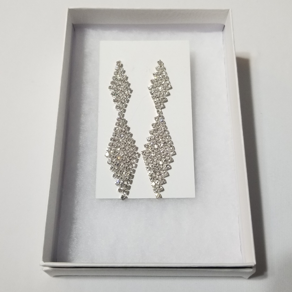 2 For 20 Silver Earrings - Picture 3 of 4